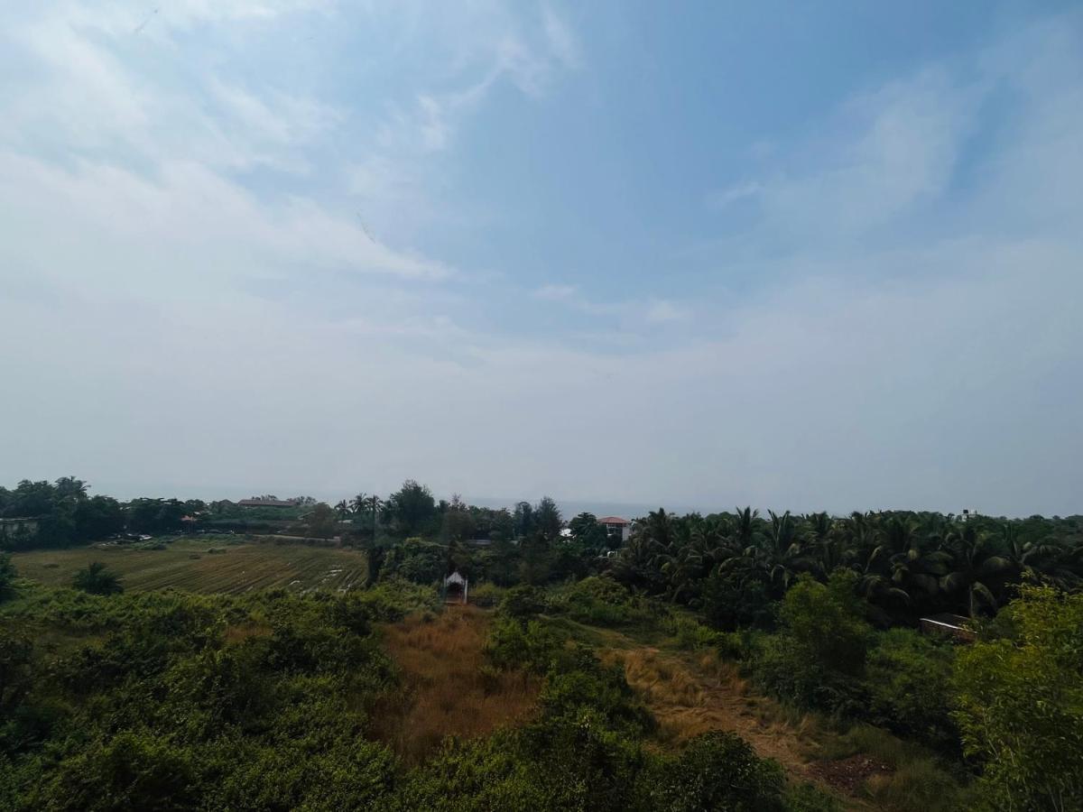 Nagas Hotel Satyavati Morjim Kültér fotó