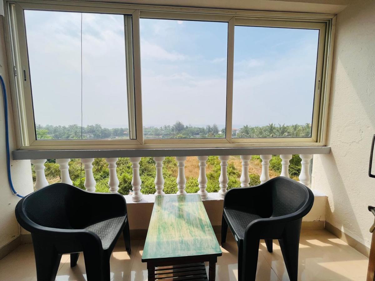 Nagas Hotel Satyavati Morjim Kültér fotó