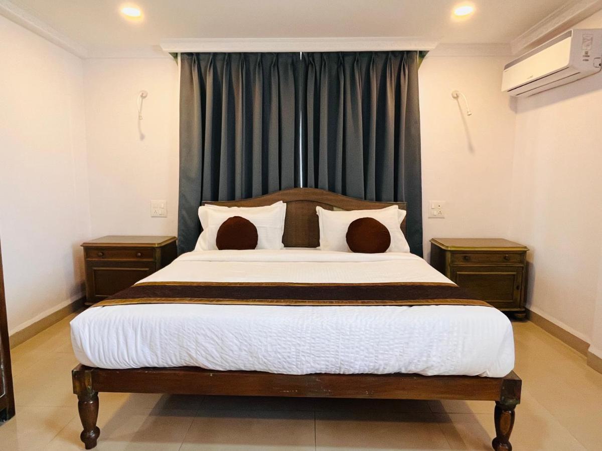 Nagas Hotel Satyavati Morjim Kültér fotó