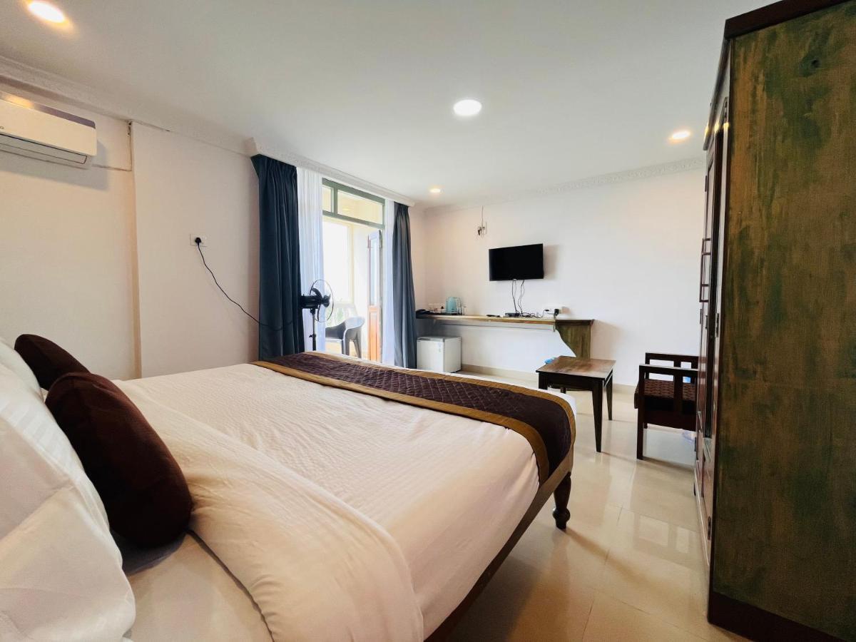 Nagas Hotel Satyavati Morjim Kültér fotó