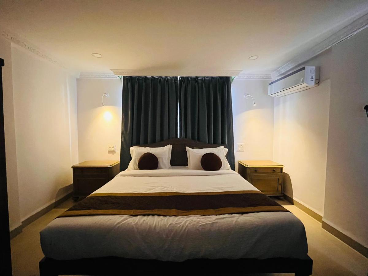 Nagas Hotel Satyavati Morjim Kültér fotó