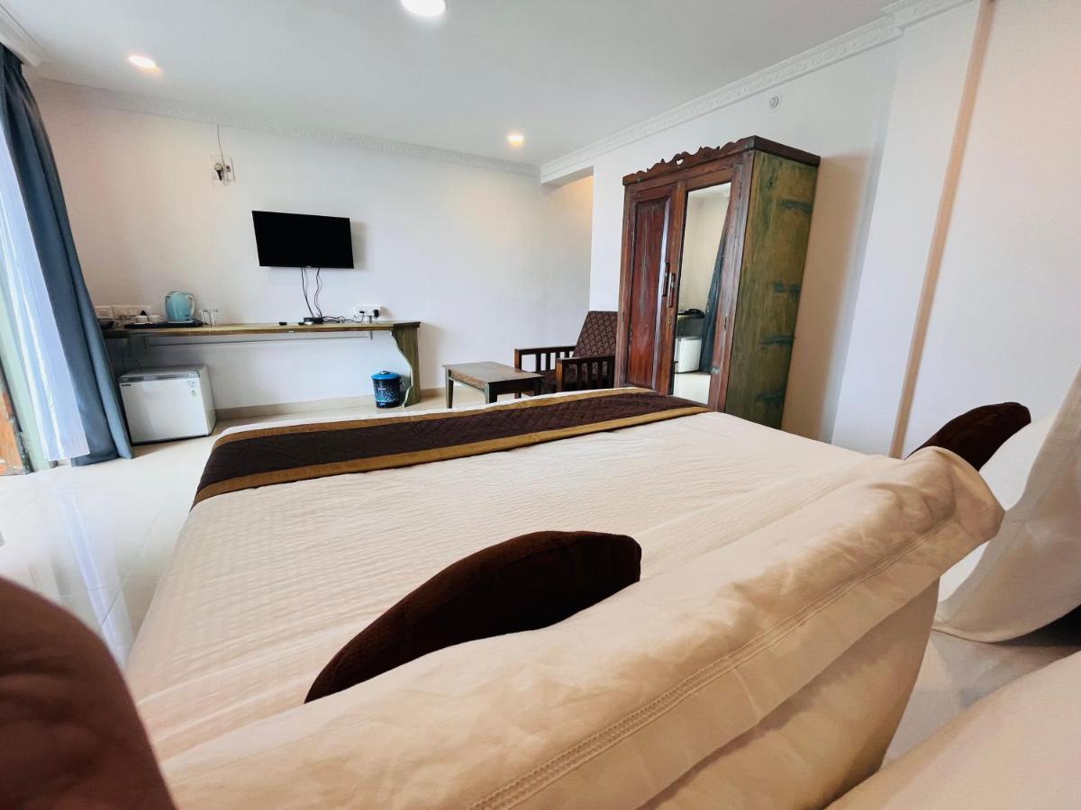 Nagas Hotel Satyavati Morjim Kültér fotó