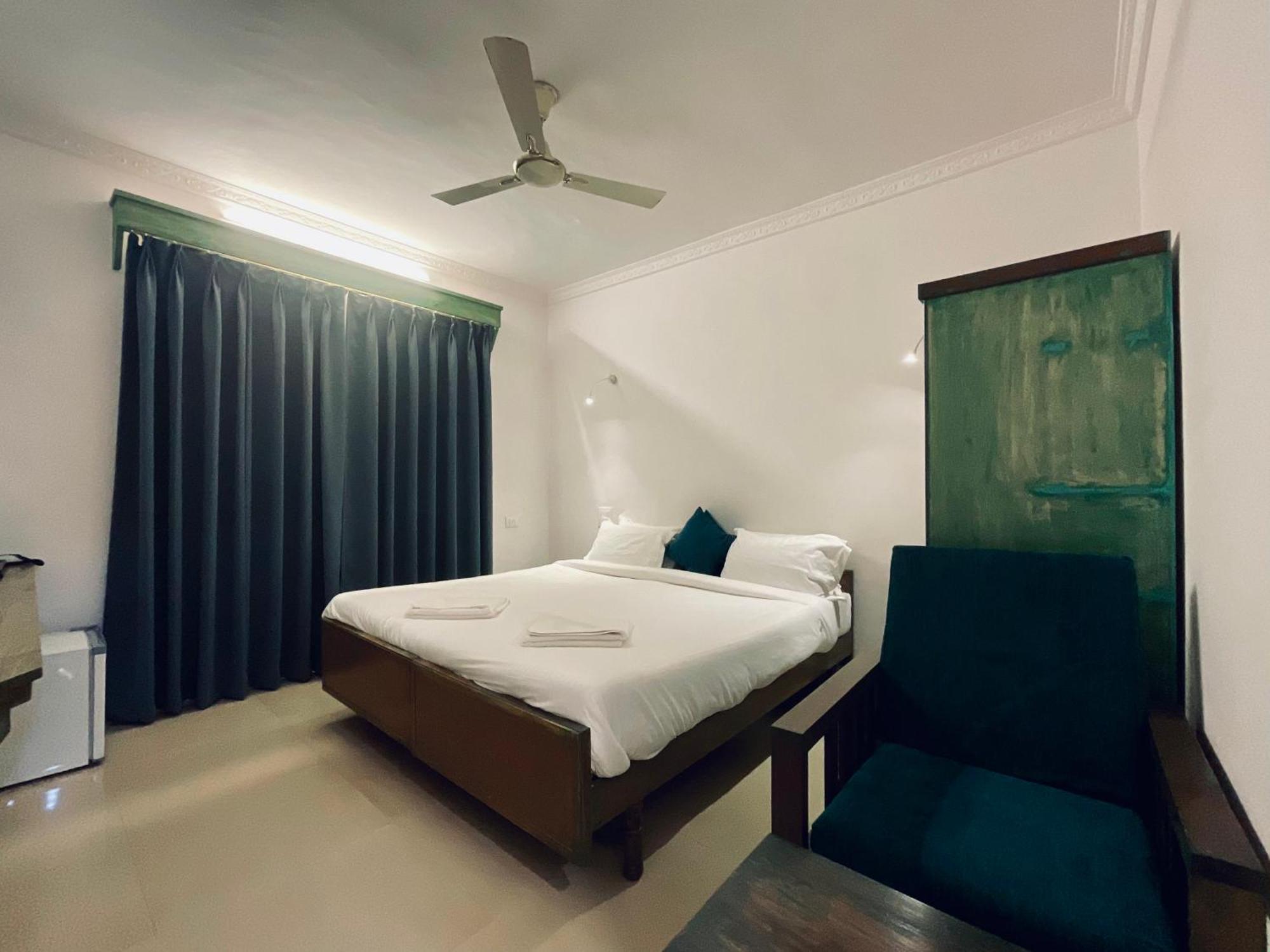 Nagas Hotel Satyavati Morjim Kültér fotó