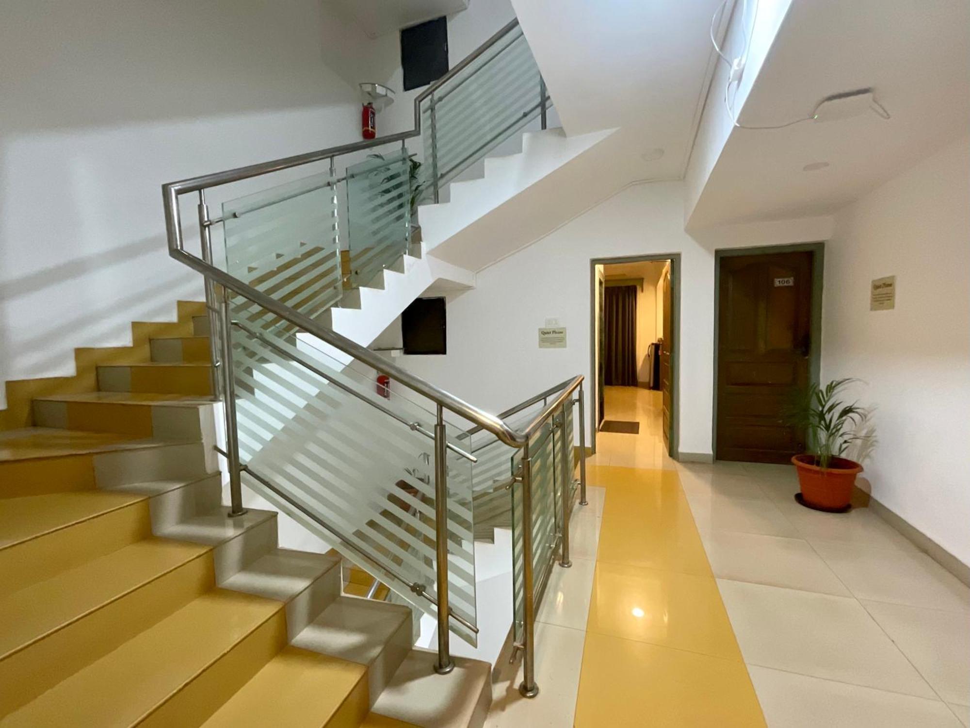 Nagas Hotel Satyavati Morjim Kültér fotó
