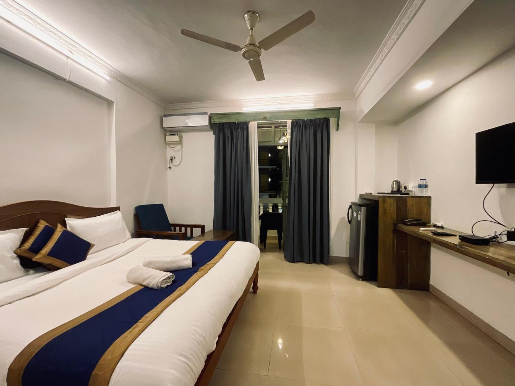 Nagas Hotel Satyavati Morjim Kültér fotó