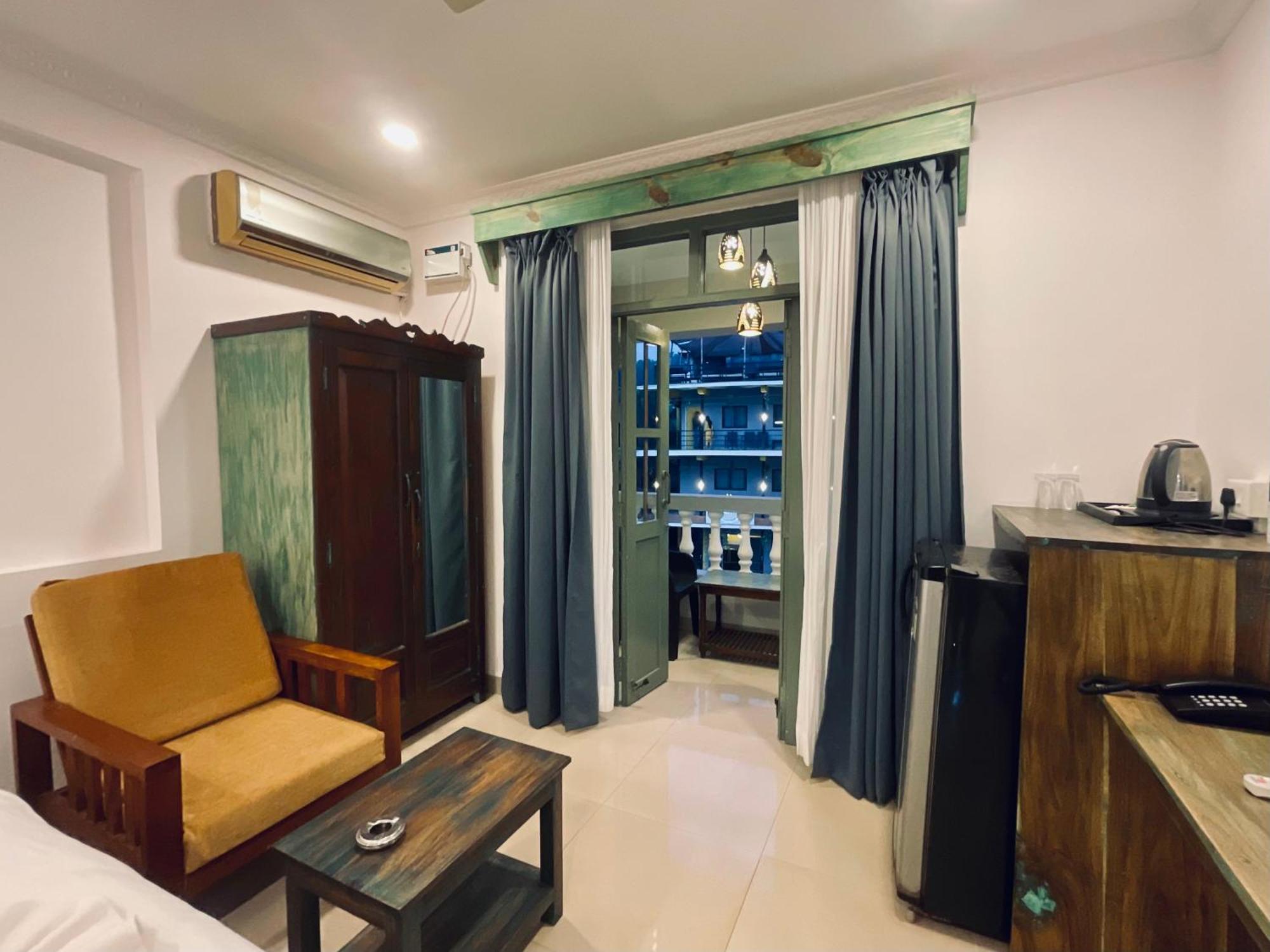 Nagas Hotel Satyavati Morjim Kültér fotó